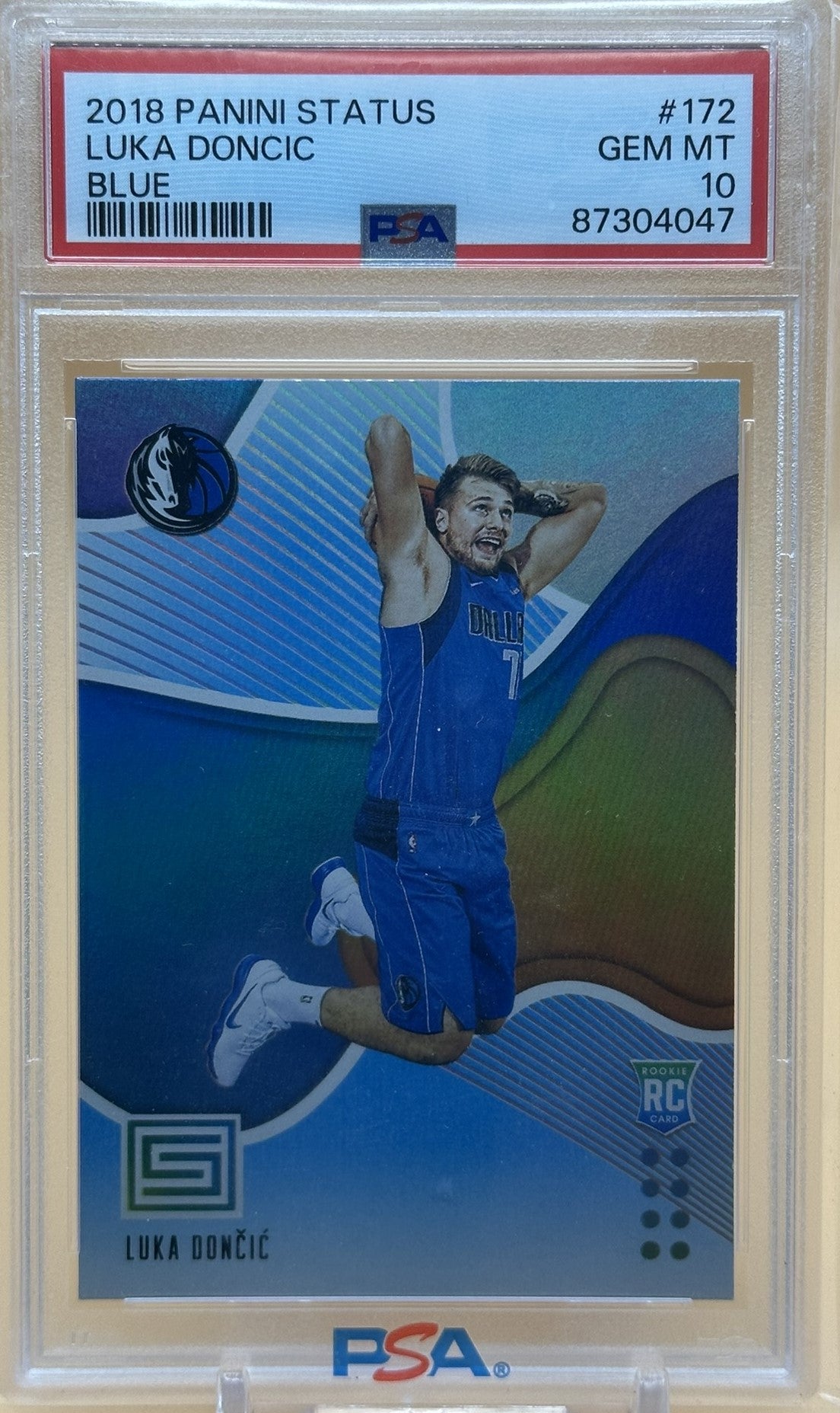 2018 Panini Status #172 Luka Doncic Blue PSA 10